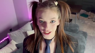 Принцесса разрешила сводному брату секс с грязными разговорами