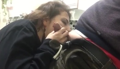 Турчанка в зрелом возрасте играет с членом жирного жениха